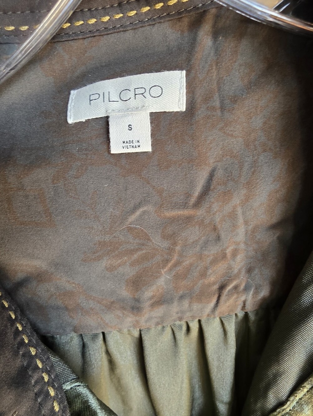 Pilcro Hadley Velvet Relaxed Button-Down Shirt in Olive Size Small - Picture 8 of 11